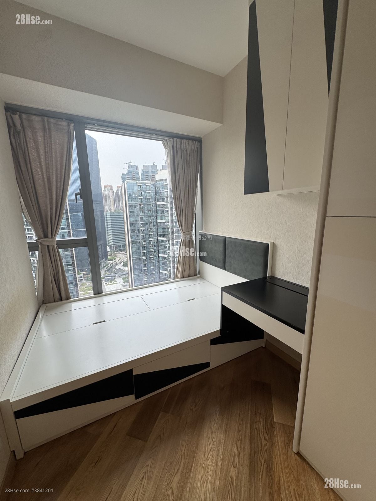One Kai Tak(Ii) Rental 3 Bedrooms , 2 Bathrooms 799 ft²