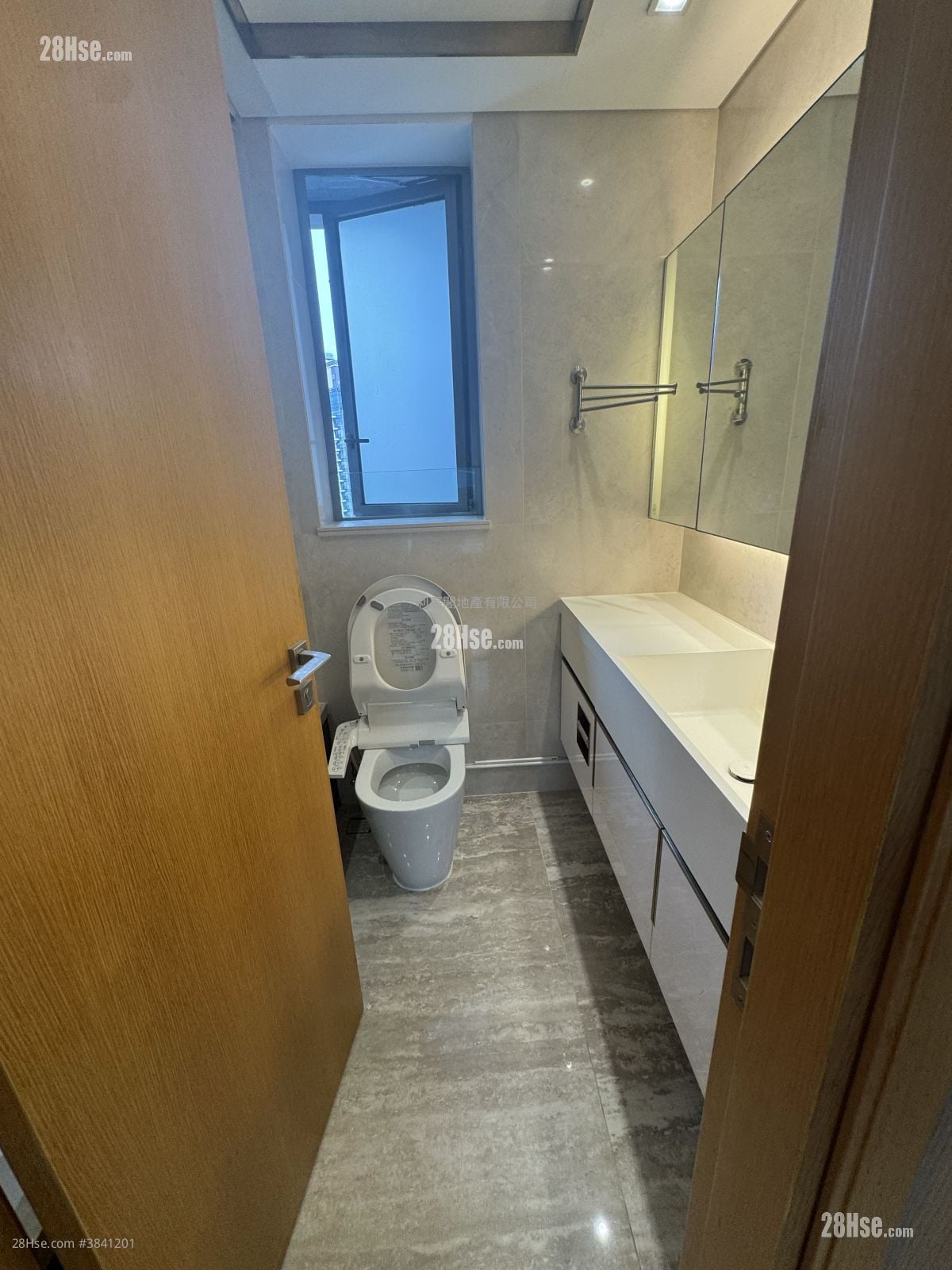One Kai Tak(Ii) Rental 3 Bedrooms , 2 Bathrooms 799 ft²