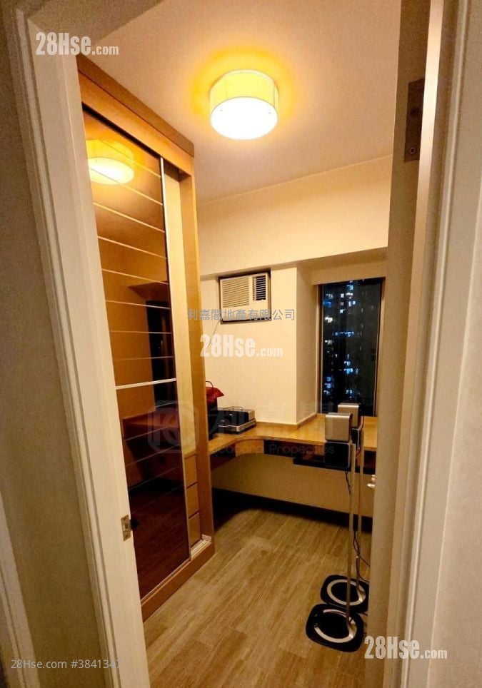Tseung Kwan O Plaza Sell 2 Bedrooms , 1 Bathroom 451 ft²