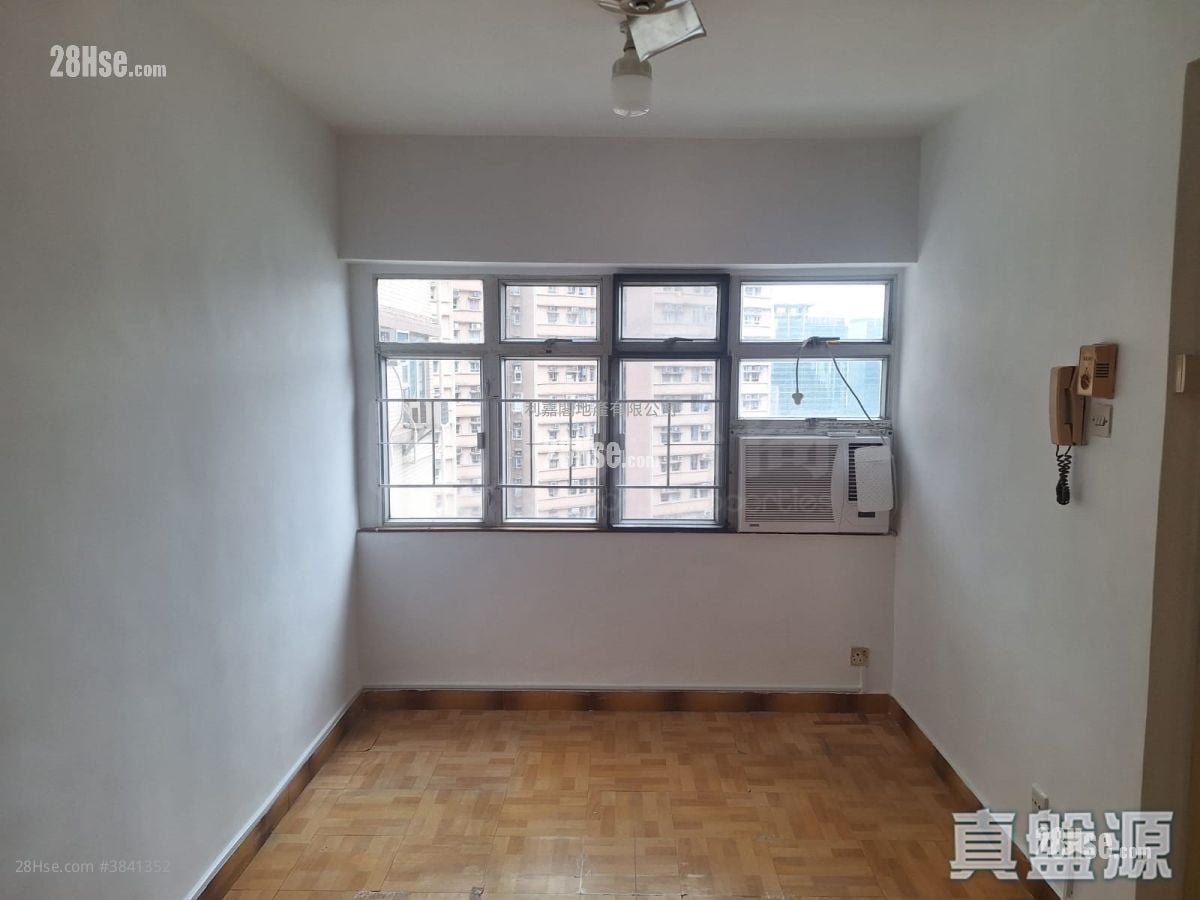 Yuet Lai Court Sell 2 Bedrooms , 1 Bathroom 421 ft²