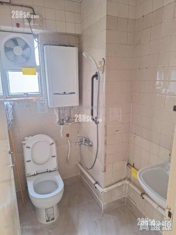 Yuet Lai Court Sell 2 Bedrooms , 1 Bathroom 421 ft²