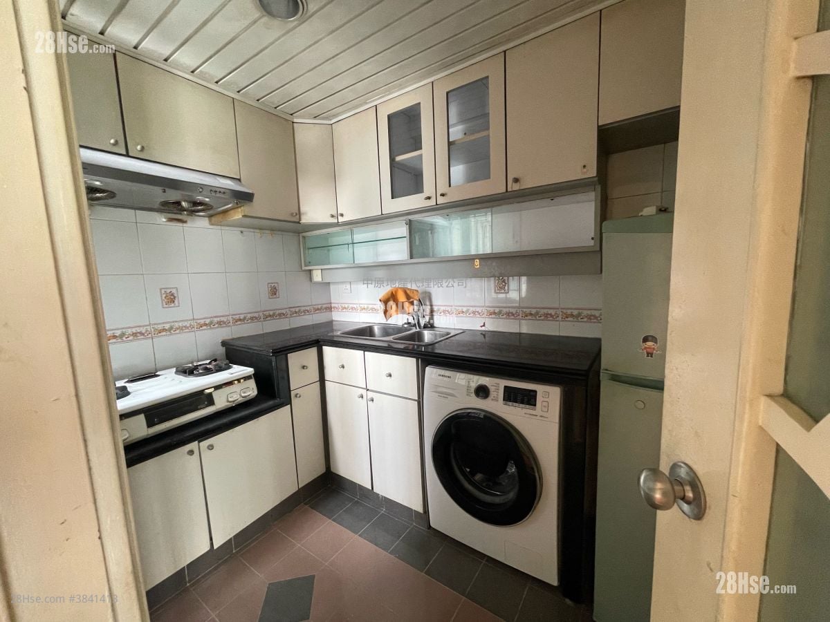 kitchen: Greenview Court Sell 3 Bedrooms , 2 Bathrooms 703 ft²