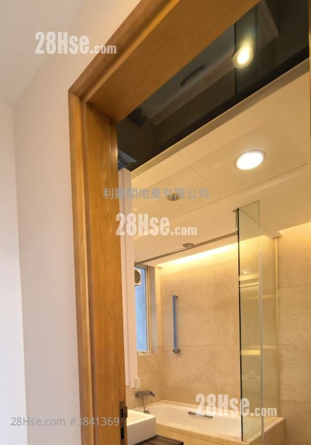 Peak One Rental 3 Bedrooms , 2 Bathrooms 1,027 ft²