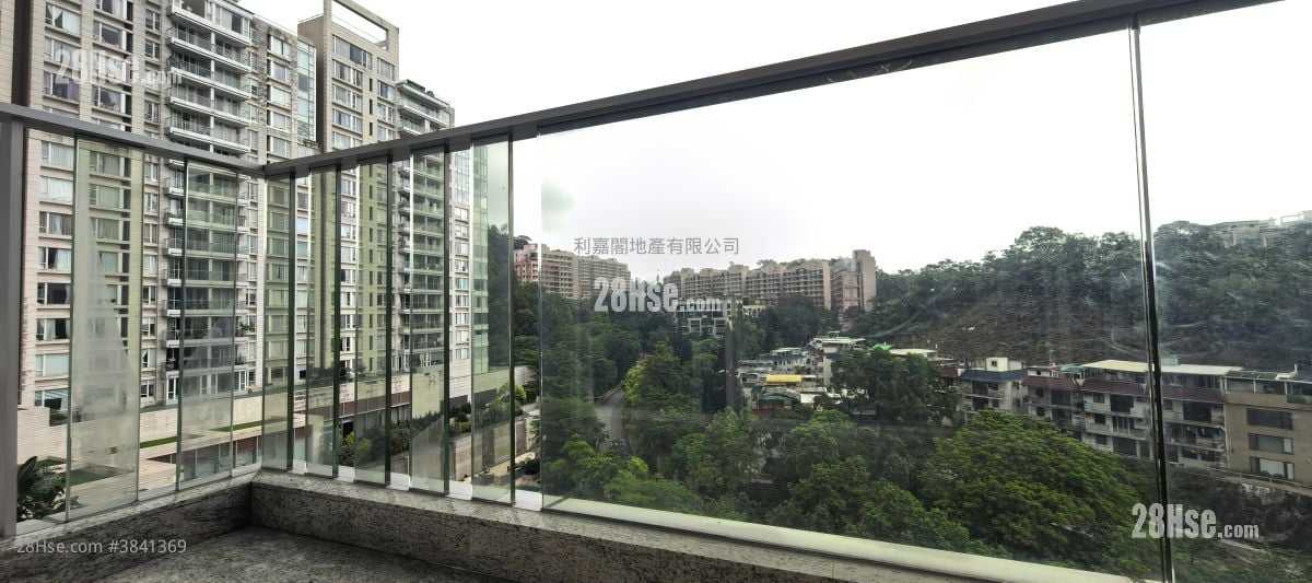 Peak One Rental 3 Bedrooms , 2 Bathrooms 1,027 ft²