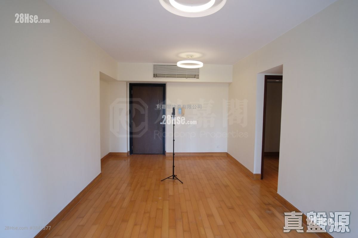 The Harbourside Sell 2 Bedrooms , 2 Bathrooms 743 ft²
