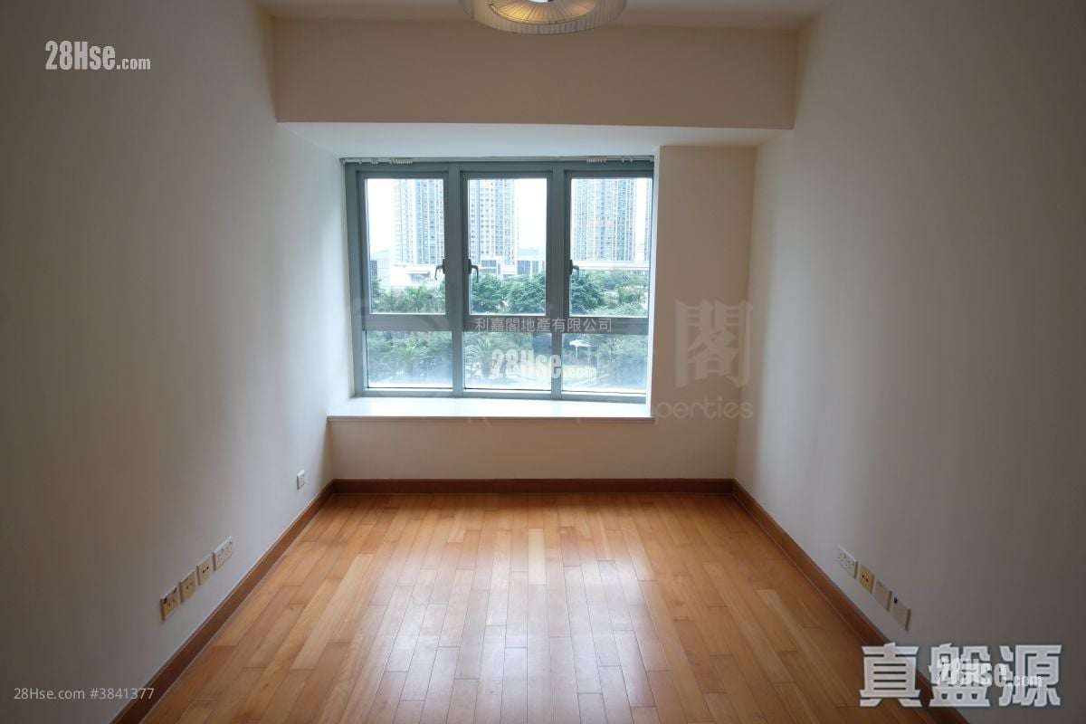 The Harbourside Sell 2 Bedrooms , 2 Bathrooms 743 ft²