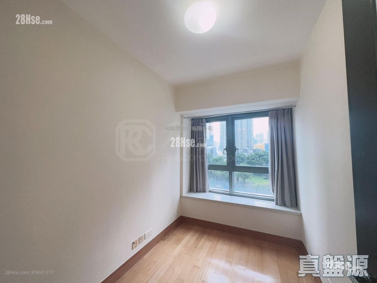 The Harbourside Sell 2 Bedrooms , 2 Bathrooms 743 ft²