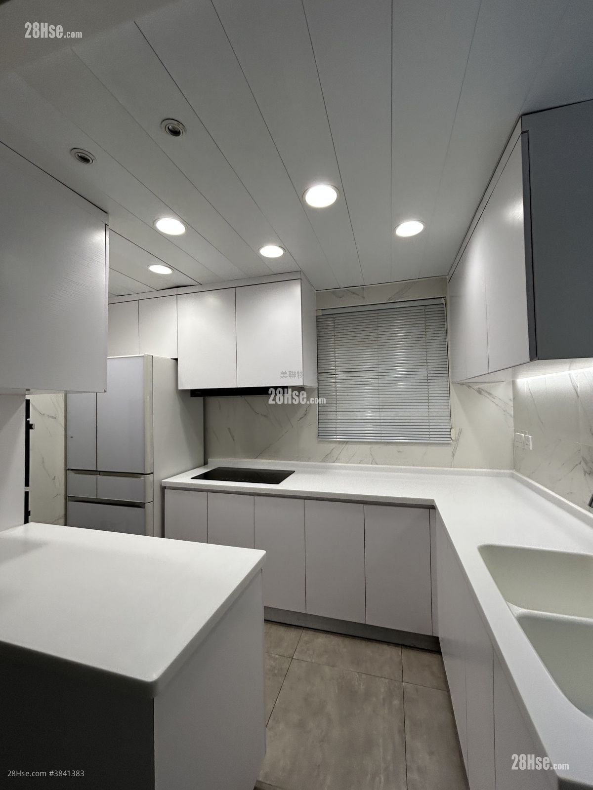 Casa Paradizo Sell 1,037 ft²