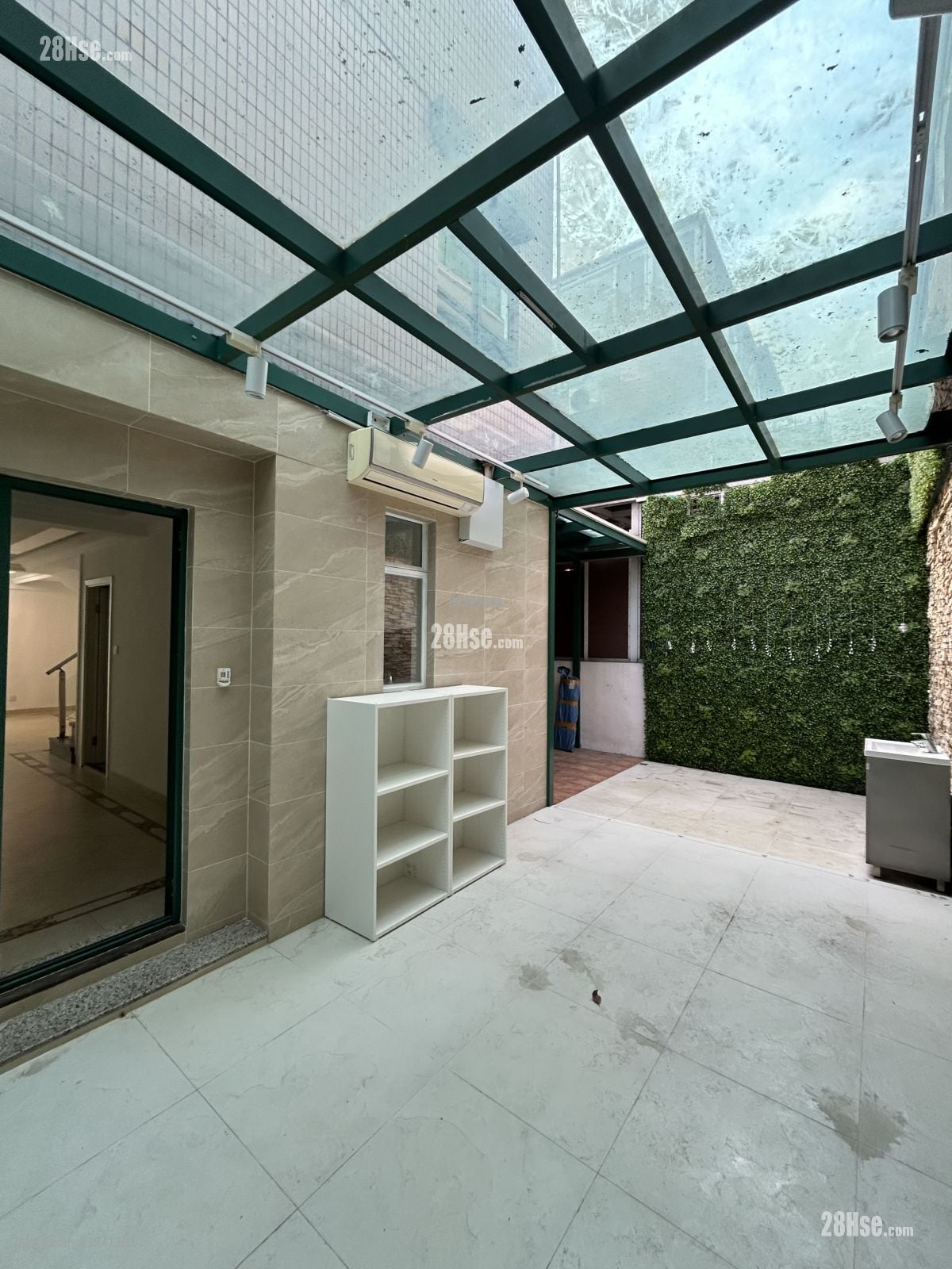 Casa Paradizo Sell 1,037 ft²