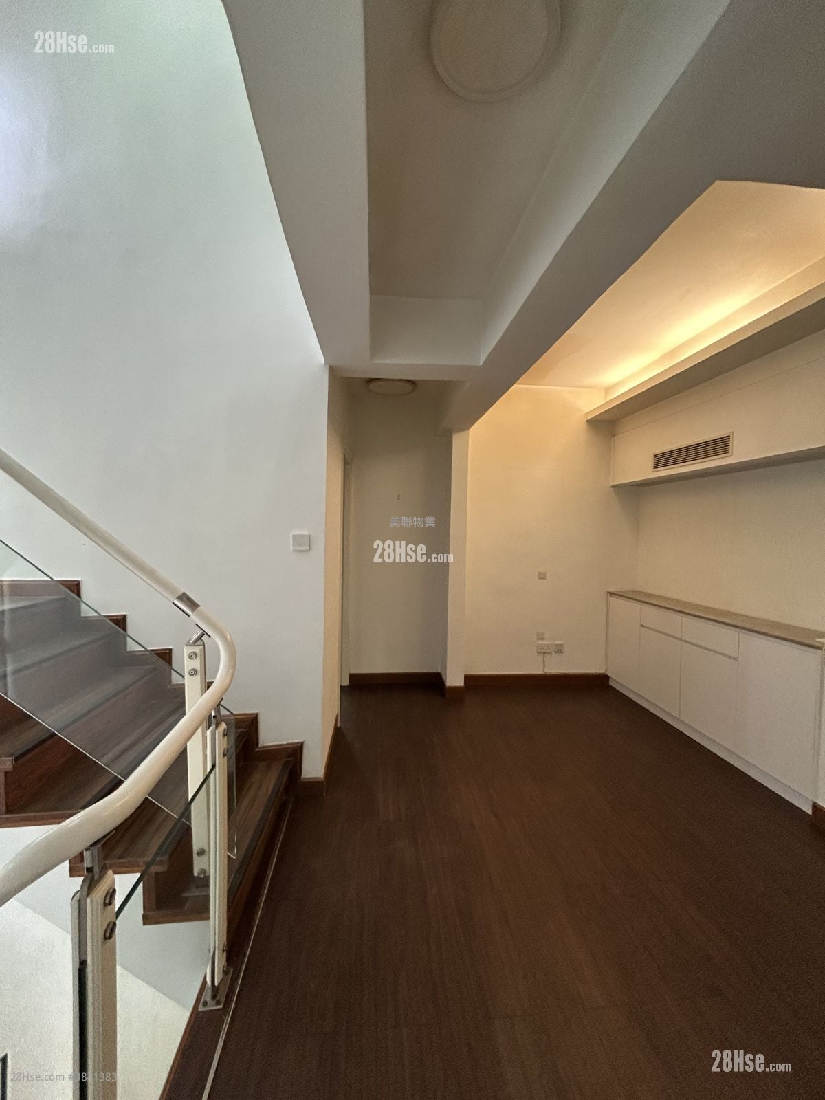Casa Paradizo Sell 1,037 ft²