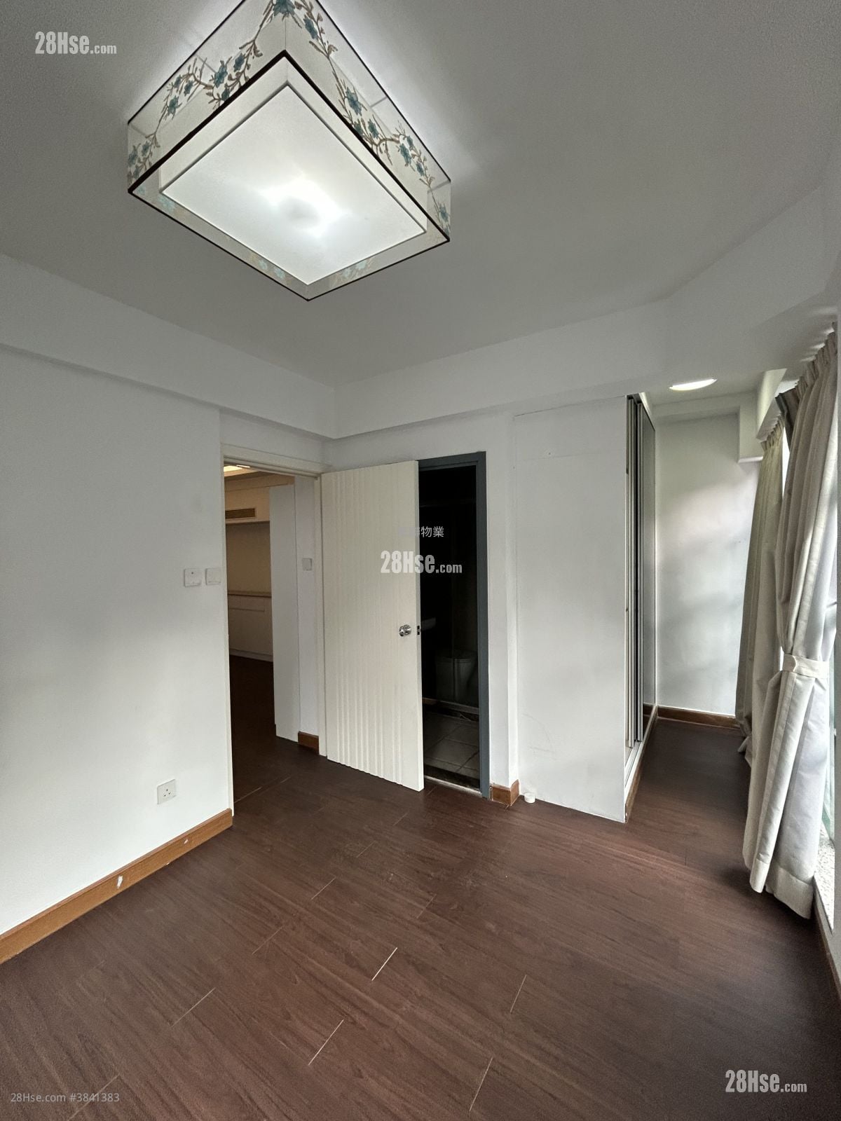 Casa Paradizo Sell 1,037 ft²