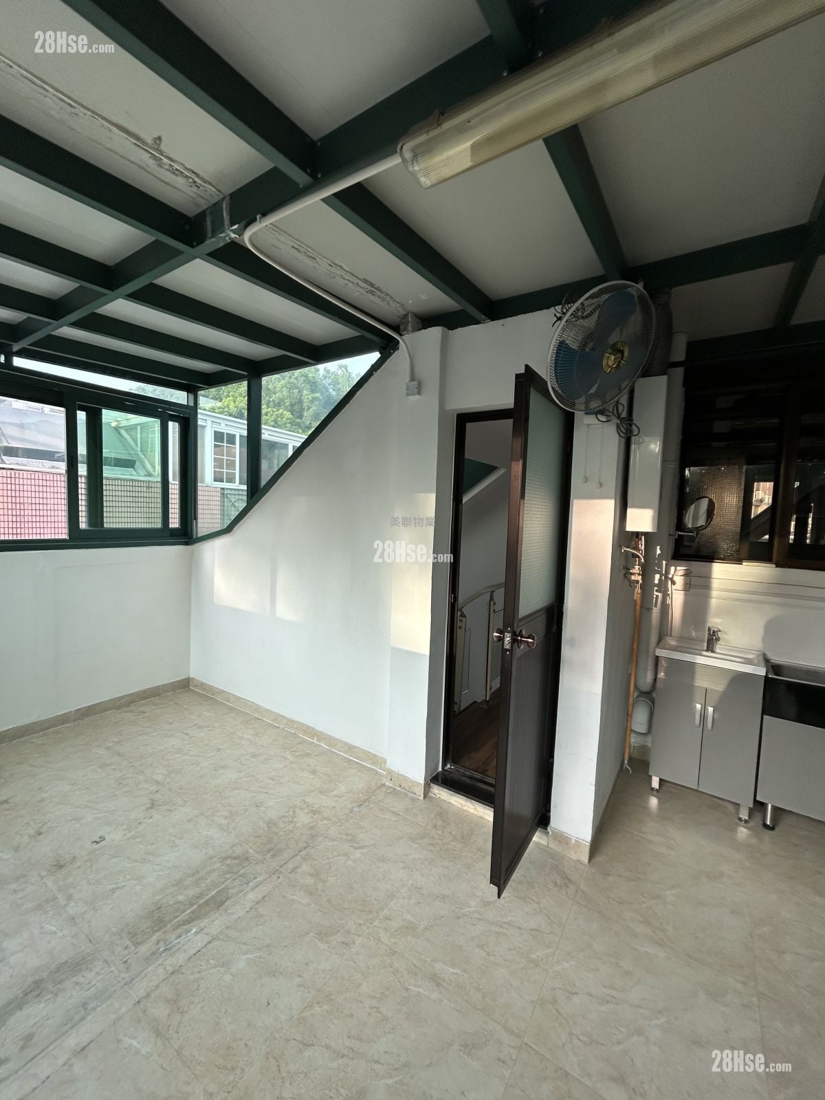 Casa Paradizo Sell 1,037 ft²