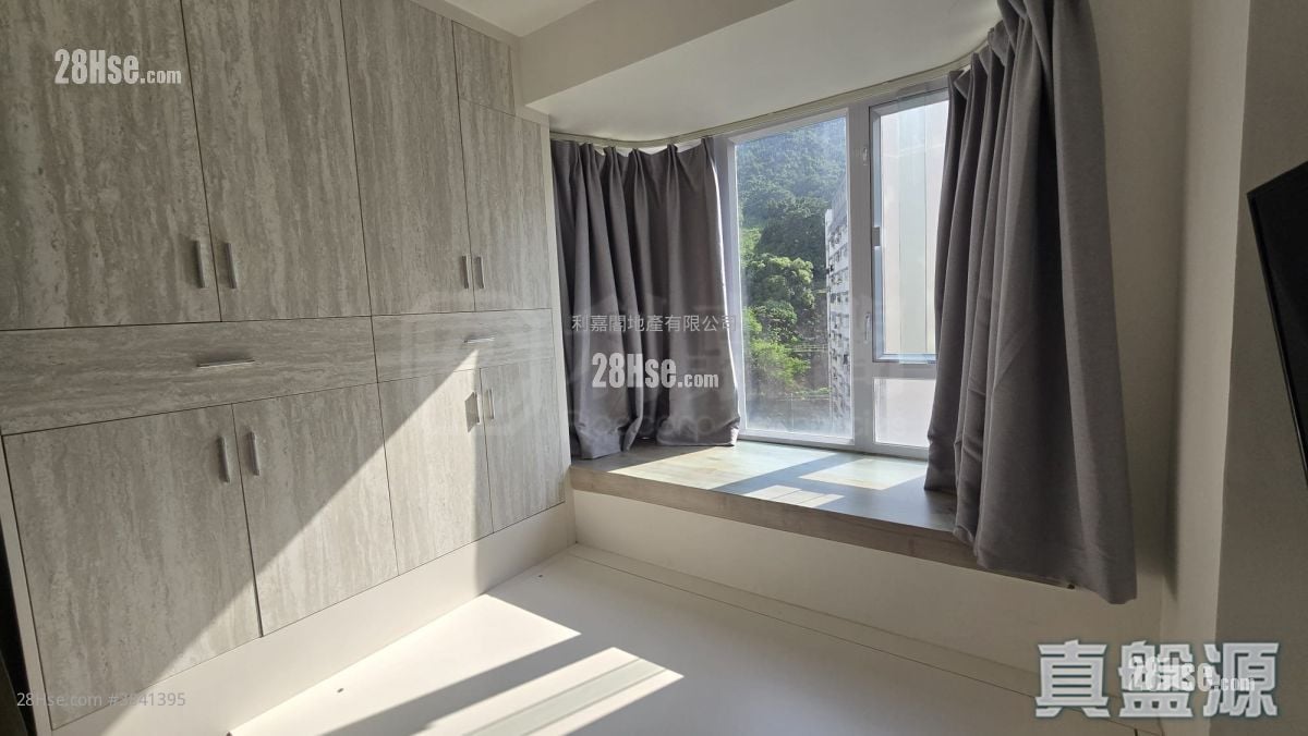 Smithfield Terrace Sell 1 Bedroom , 1 Bathroom 262 ft²