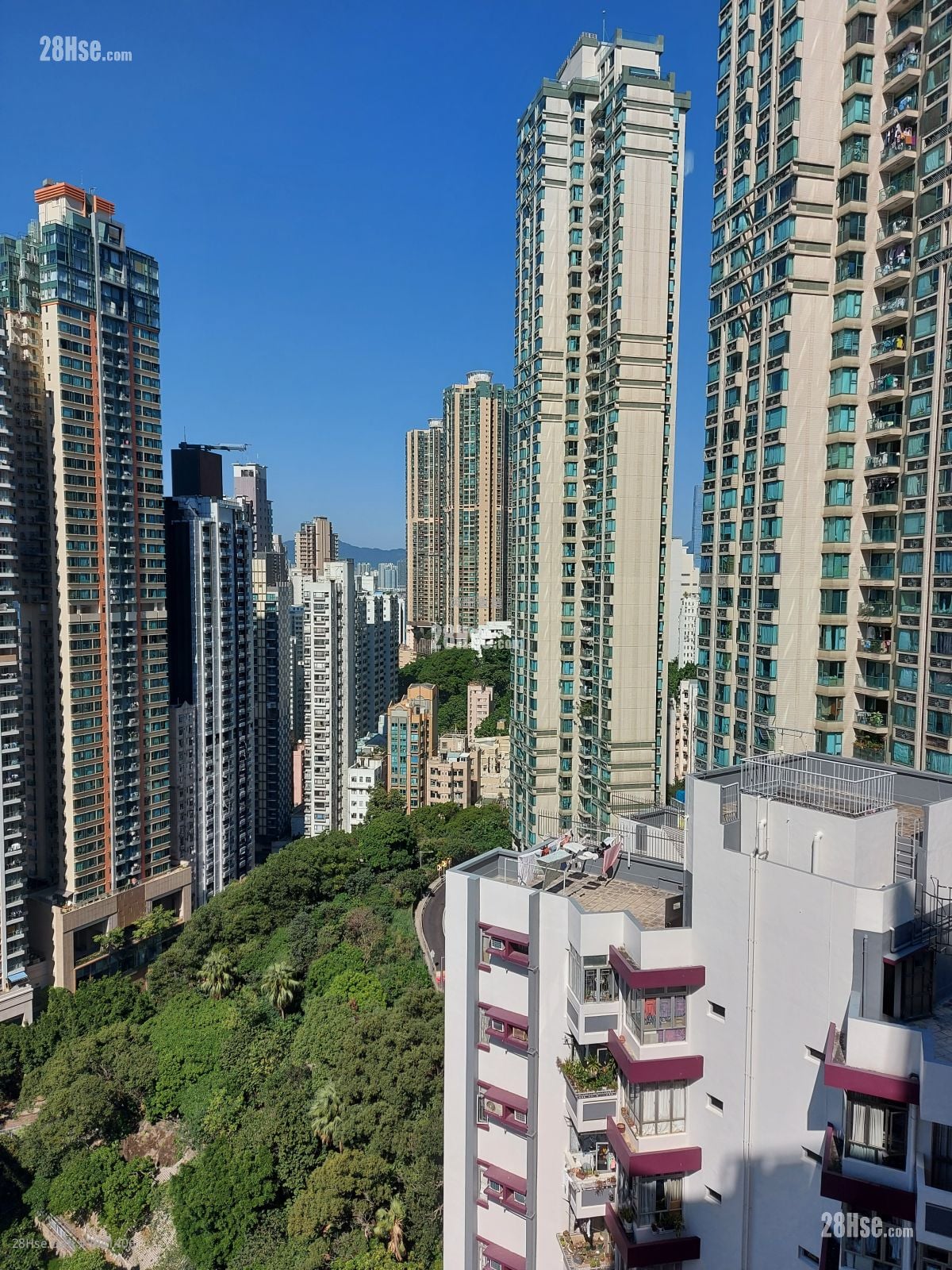 Wai Wah Court Sell 3 Bedrooms , 1 Bathroom 453 ft²