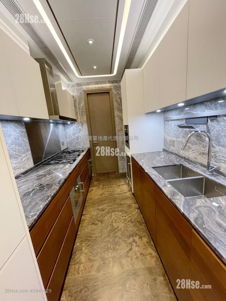 Grand Homm Rental 3 Bedrooms , 4 Bathrooms 1,425 ft²