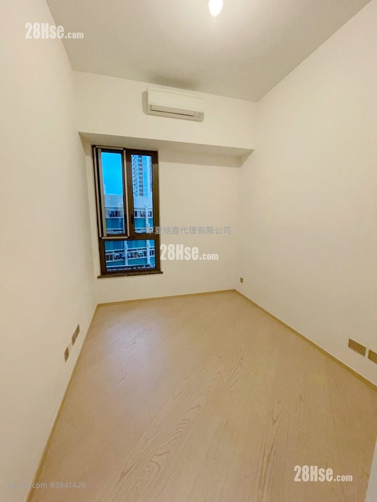 Grand Homm Rental 3 Bedrooms , 4 Bathrooms 1,425 ft²