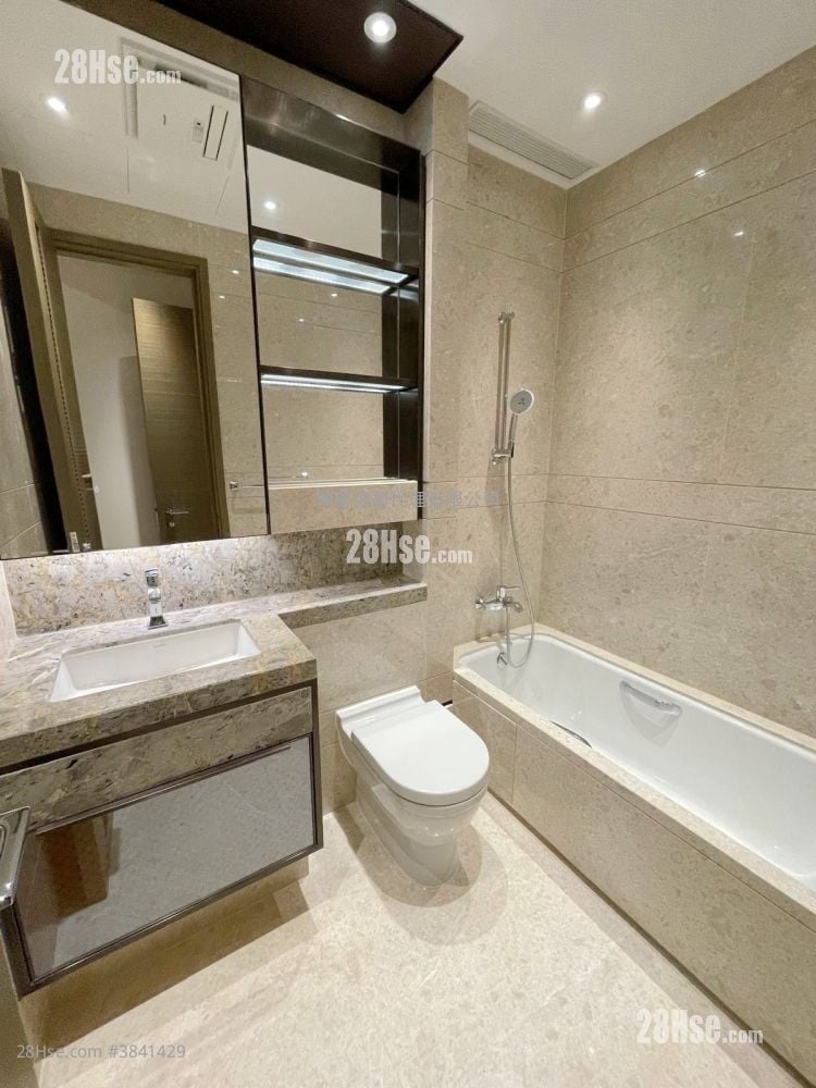 Grand Homm Rental 3 Bedrooms , 4 Bathrooms 1,425 ft²