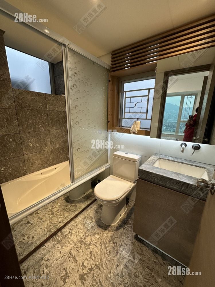 bathroom: Florient Rise Rental 3 Bedrooms , 2 Bathrooms 774 ft²