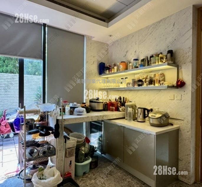 Valais Sell 4 Bedrooms 2,454 ft²
