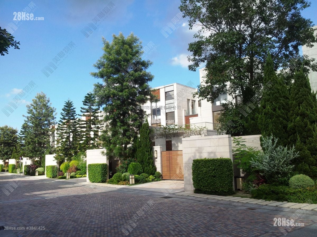 Valais Sell 4 Bedrooms 2,454 ft²