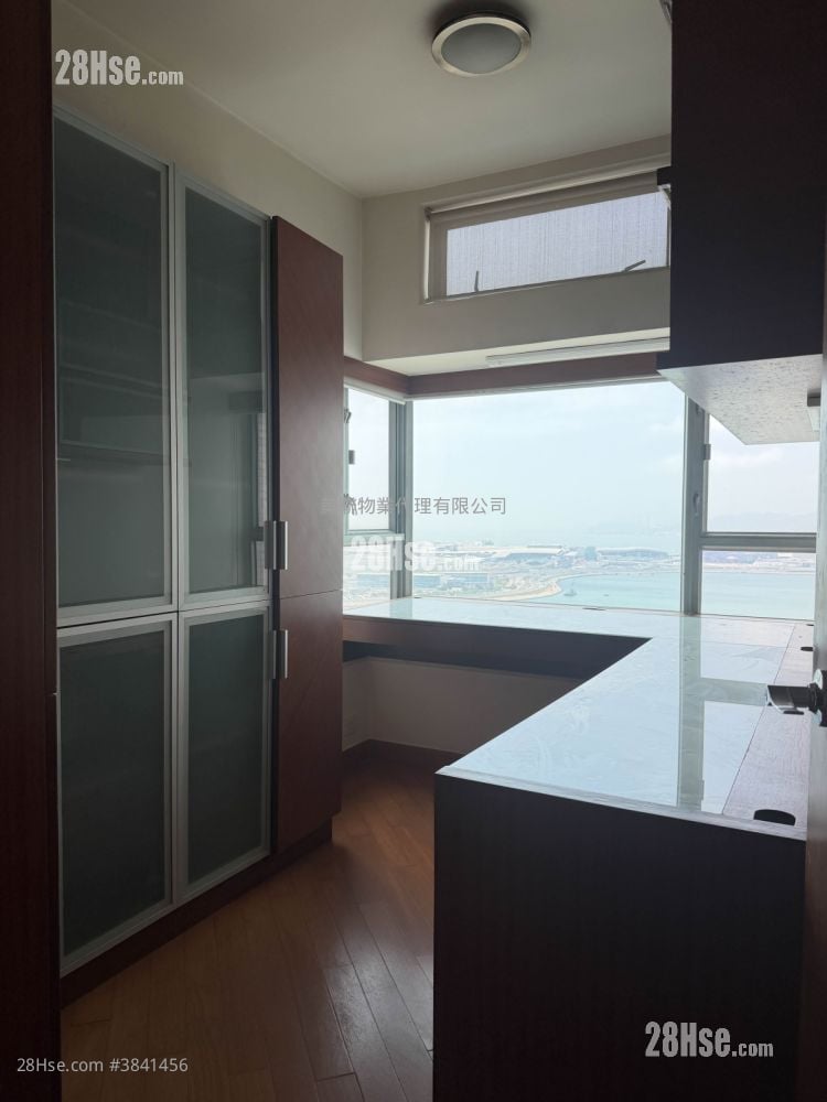 Coastal Skyline Sell 3 Bedrooms 911 ft²