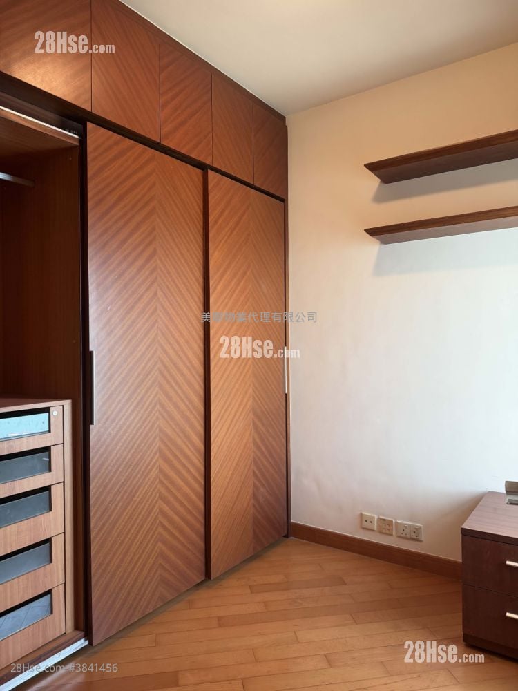Coastal Skyline Sell 3 Bedrooms 911 ft²