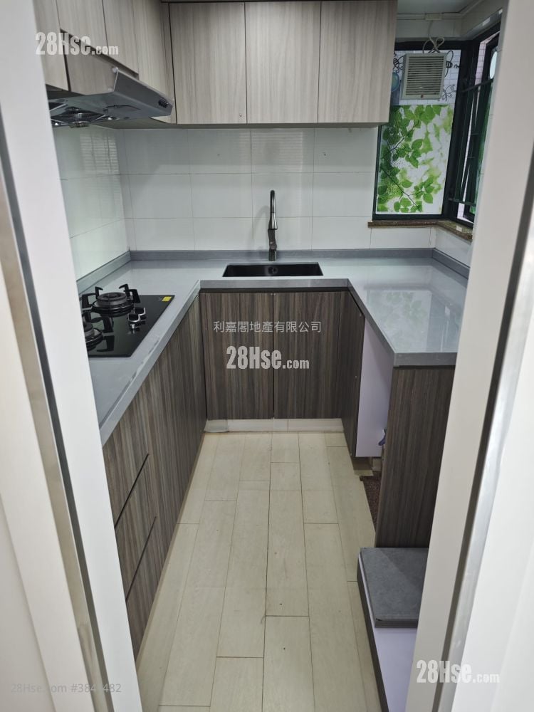 The Metro City Rental 3 Bedrooms , 2 Bathrooms 538 ft²