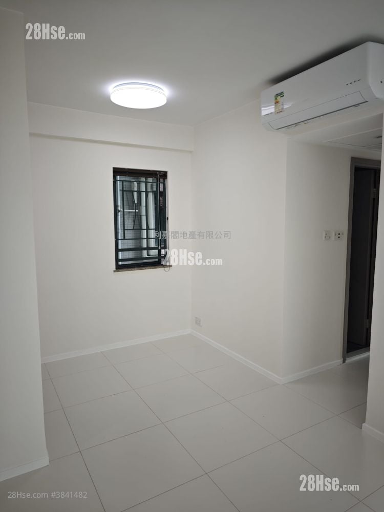 The Metro City Rental 3 Bedrooms , 2 Bathrooms 538 ft²