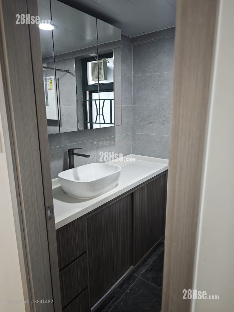 The Metro City Rental 3 Bedrooms , 2 Bathrooms 538 ft²