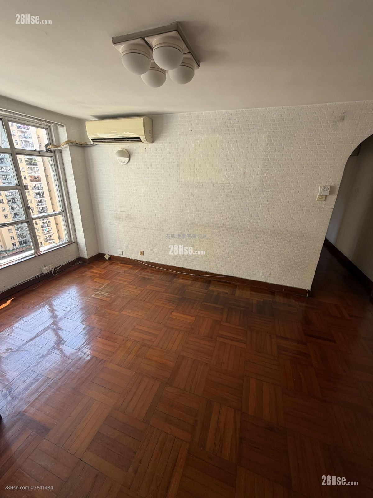 Mei Foo Sun Chuen Sell 572 ft²