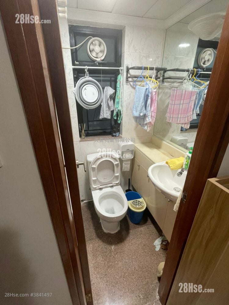 Palatial Stand Rental 2 Bedrooms , 1 Bathroom 258 ft²