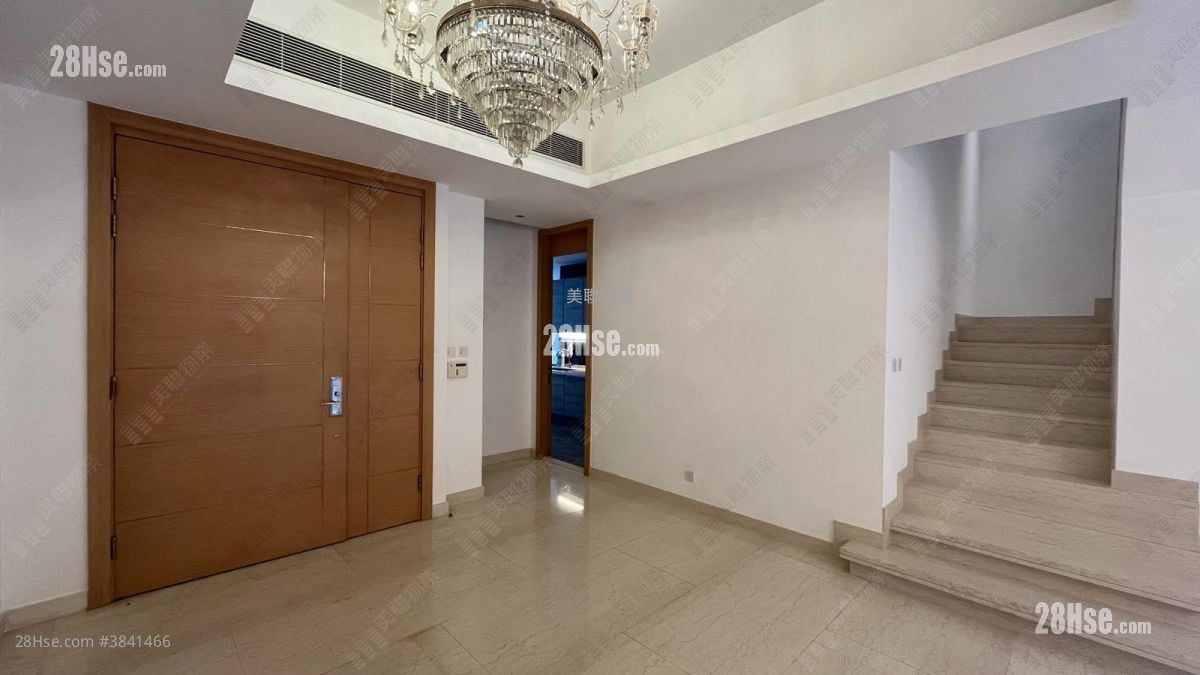 Valais Sell 3 Bedrooms , 5+ Bathrooms 1,815 ft²