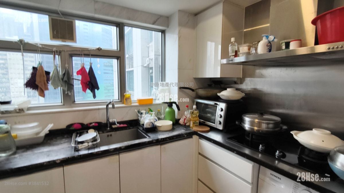 kitchen: City Point Sell 4 Bedrooms , 2 Bathrooms 854 ft²