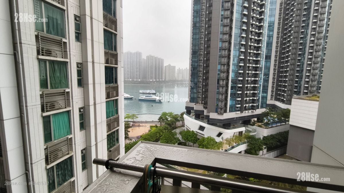 balcony: City Point Sell 4 Bedrooms , 2 Bathrooms 854 ft²