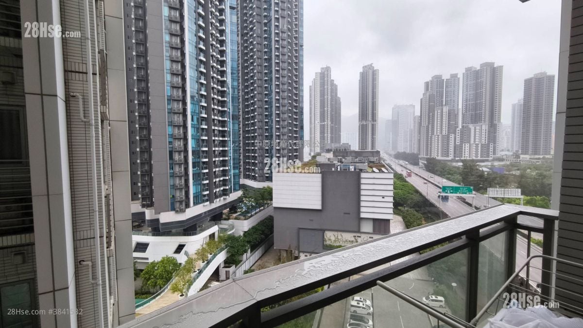 balcony: City Point Sell 4 Bedrooms , 2 Bathrooms 854 ft²