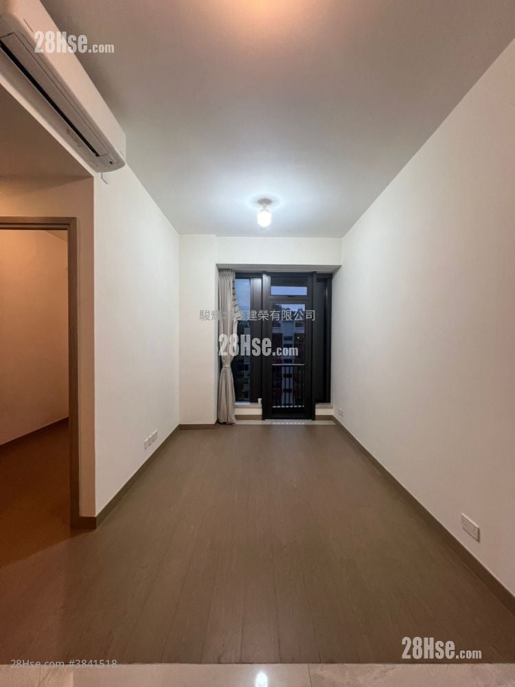Prince Wesidence Rental 2 Bedrooms , 2 Bathrooms 561 ft²