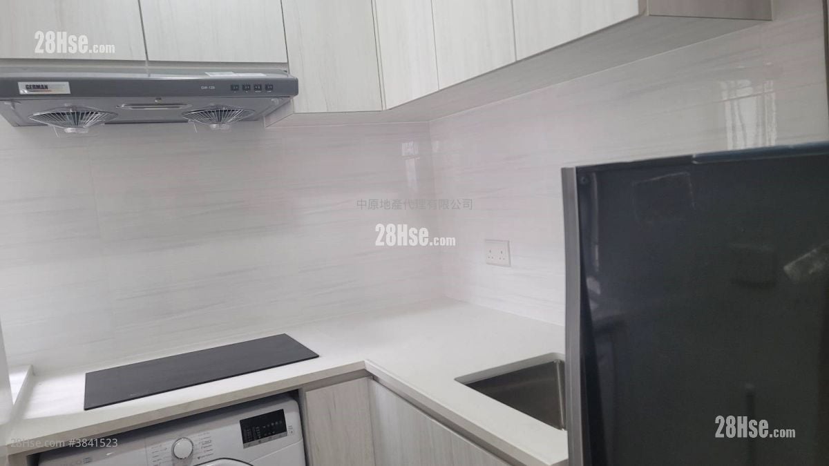 Mayfair Gardens Sell 2 Bedrooms , 1 Bathroom 329 ft²