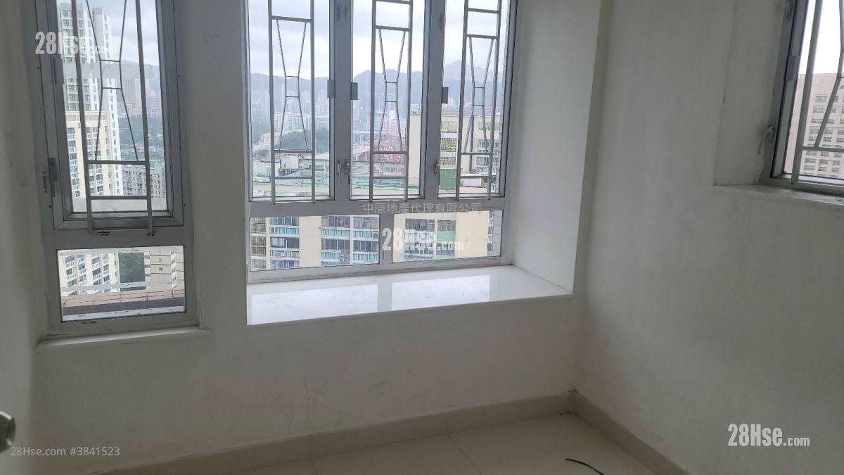 Mayfair Gardens Sell 2 Bedrooms , 1 Bathroom 329 ft²