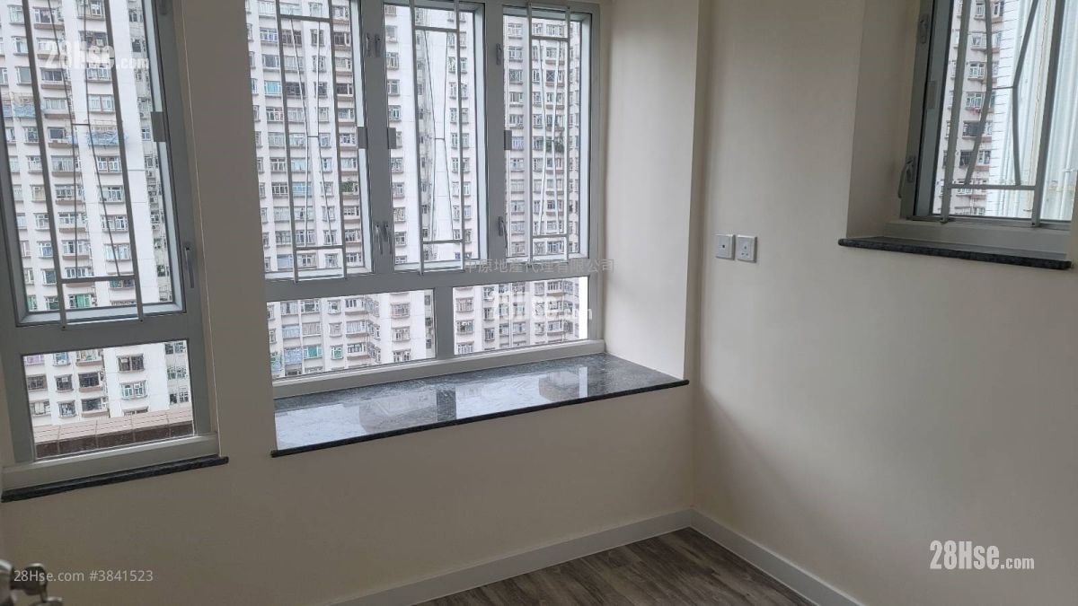 Mayfair Gardens Sell 2 Bedrooms , 1 Bathroom 329 ft²