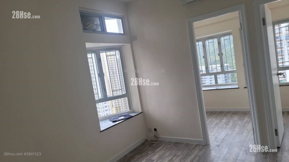 Mayfair Gardens Sell 2 Bedrooms , 1 Bathroom 329 ft²