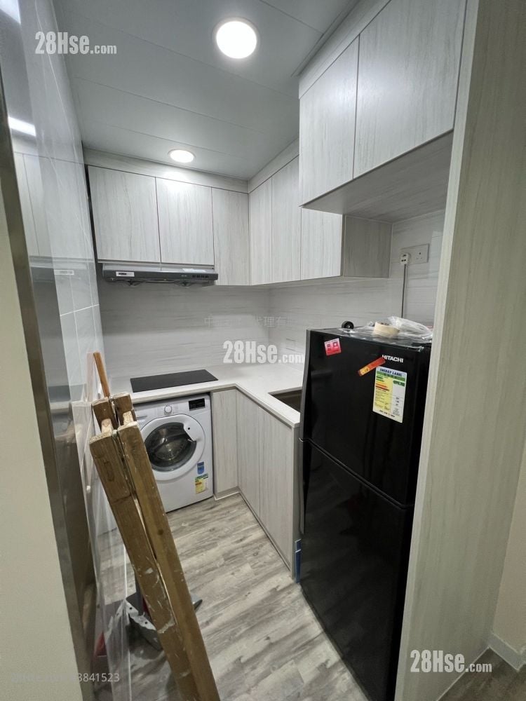 Mayfair Gardens Sell 2 Bedrooms , 1 Bathroom 329 ft²