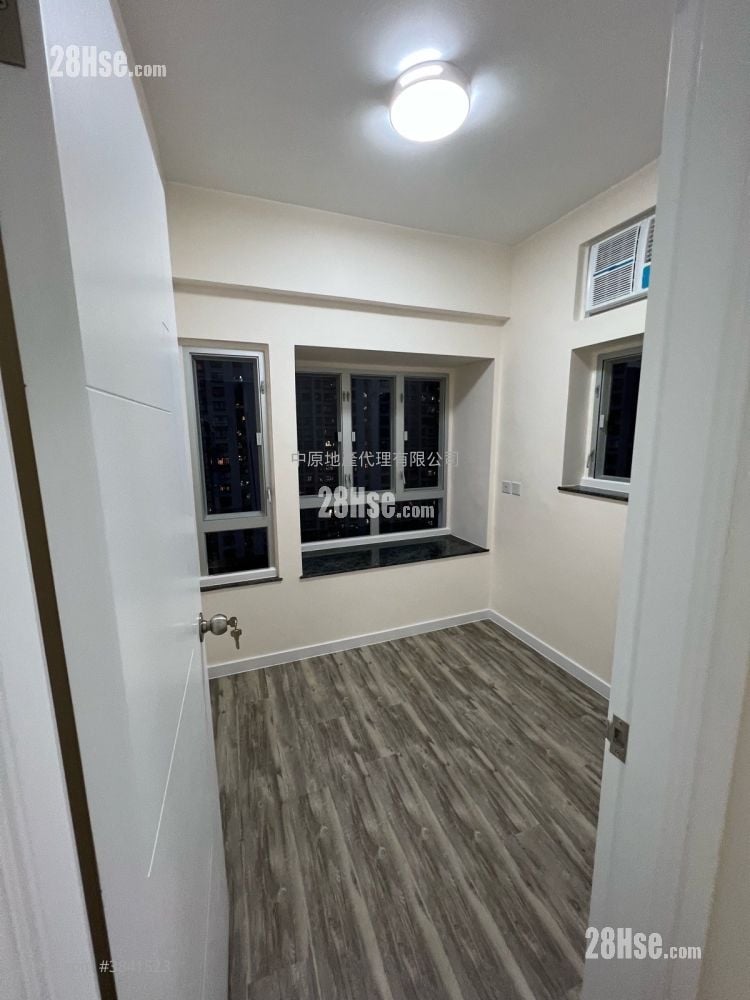 Mayfair Gardens Sell 2 Bedrooms , 1 Bathroom 329 ft²