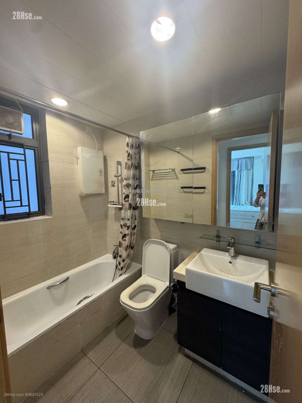 3 Muk Chui Street Rental 2 Bedrooms , 1 Bathroom 539 ft²