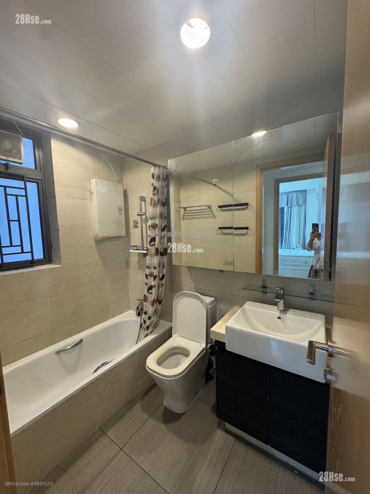3 Muk Chui Street Rental 2 Bedrooms , 1 Bathroom 539 ft²