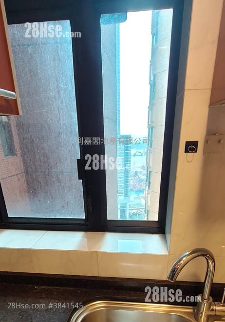 The Arch Sell 1 Bedroom , 1 Bathroom 395 ft²