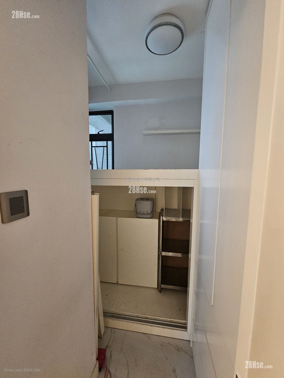 Royal Ascot Rental 2 Bedrooms , 1 Bathroom 594 ft²