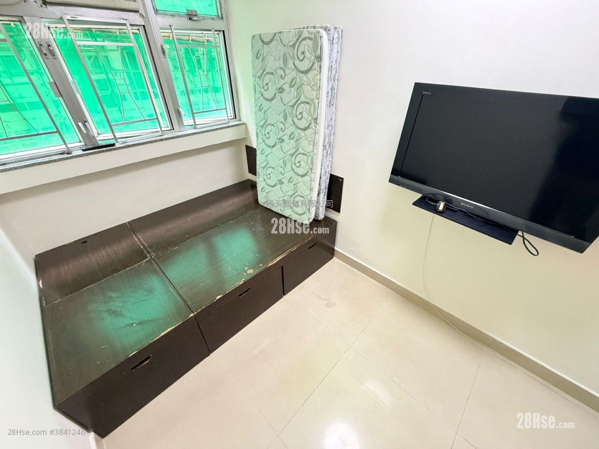 Man Wai Building Rental Studio , 1 Bathroom 120 ft²