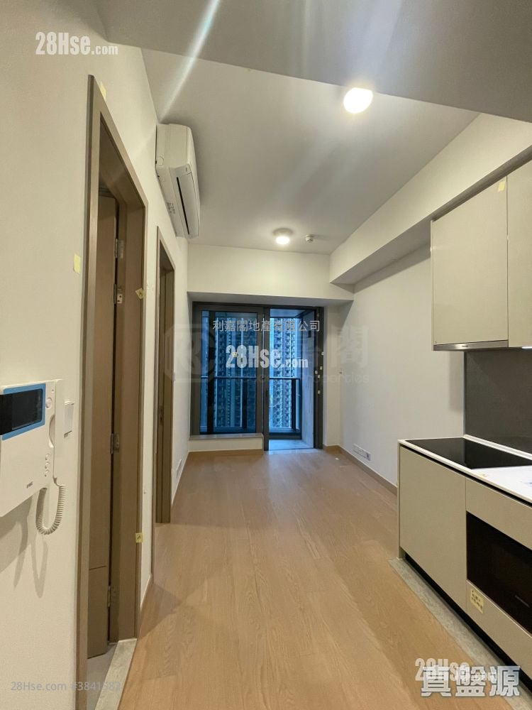 Seasons Place Sell 1 Bedroom , 1 Bathroom 323 ft²