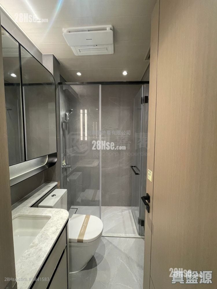Seasons Place Sell 1 Bedroom , 1 Bathroom 323 ft²