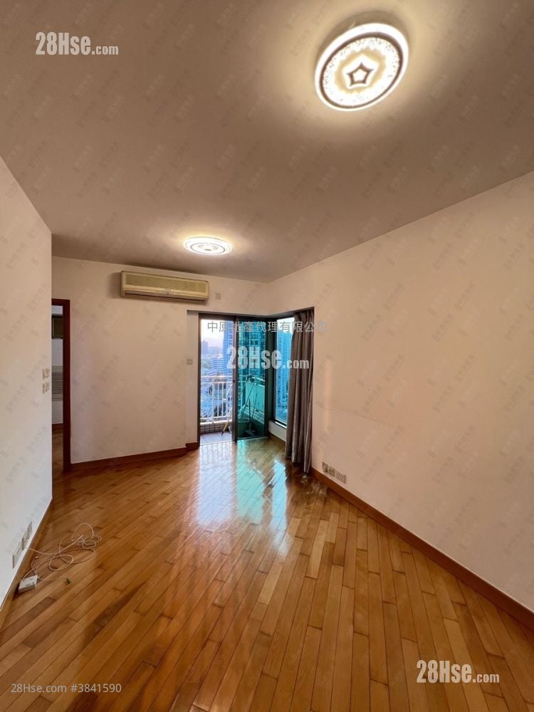 Yoho Town Sell 2 Bedrooms 422 ft²